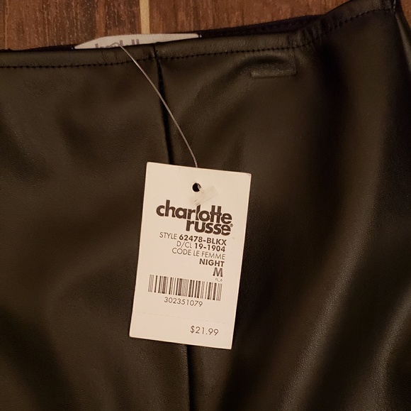 Chic Black Pencil Skirt - Picture 4 of 4